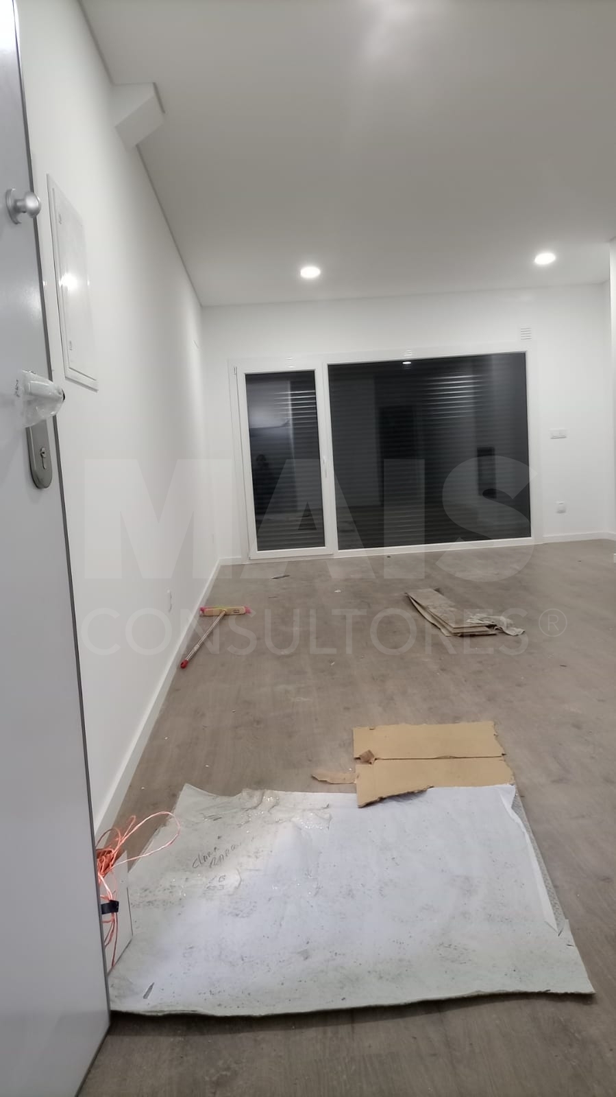 New 4-bedroom semi-detached house in Fernão Ferro